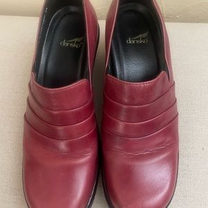 Dansko Aubrey Leather Clogs Size 8 (39 EU) Burgundy Red
